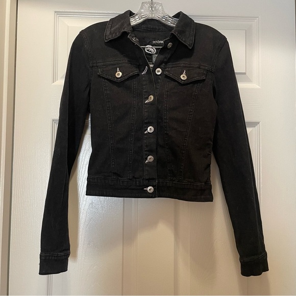 Ecko Red Embroidered Black Denim Cropped Jean Jacket Size Extra Small - Picture 4 of 6